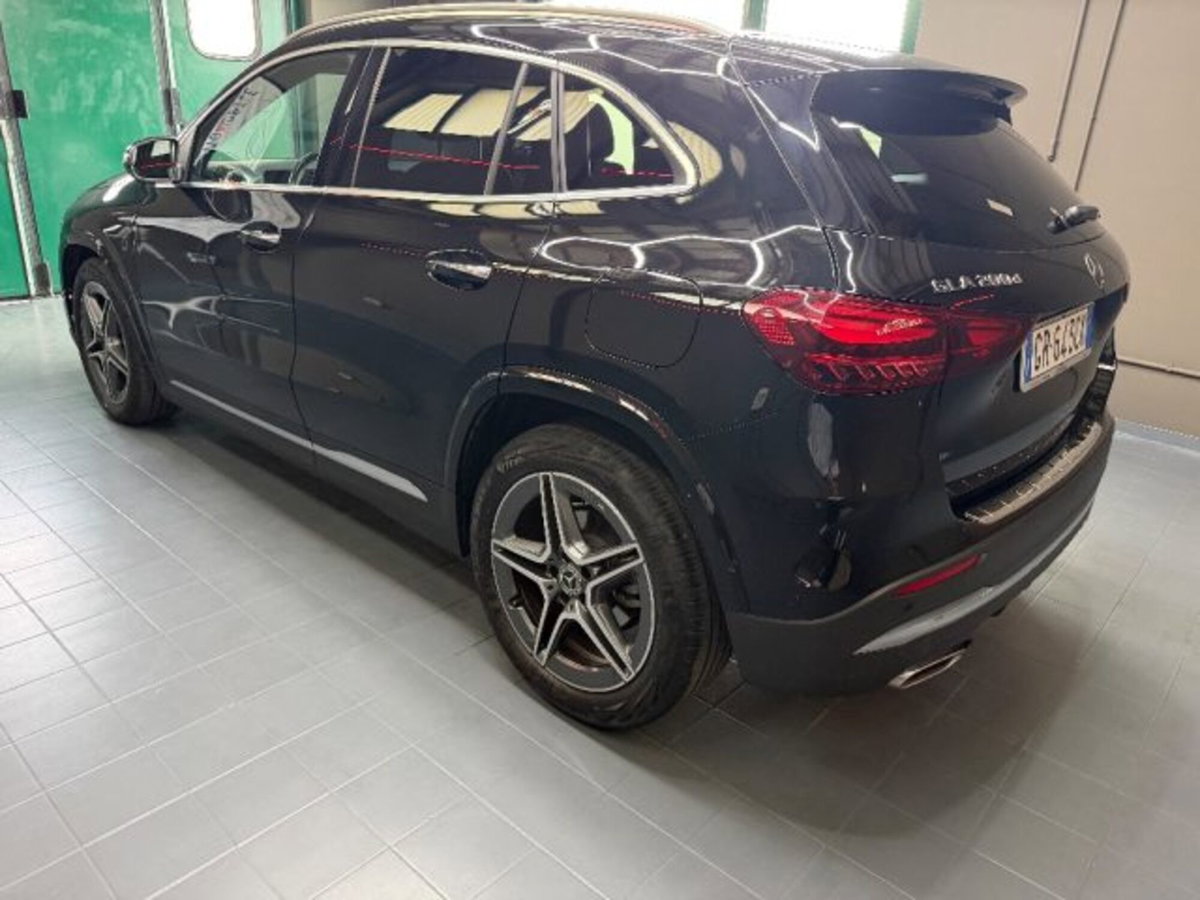 Mercedes-Benz GLA SUV 200 d AMG Line Premium Plus auto (5)