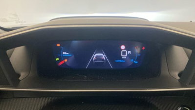 Peugeot 2008 PureTech 155 S&S EAT8 GT Pack (9)