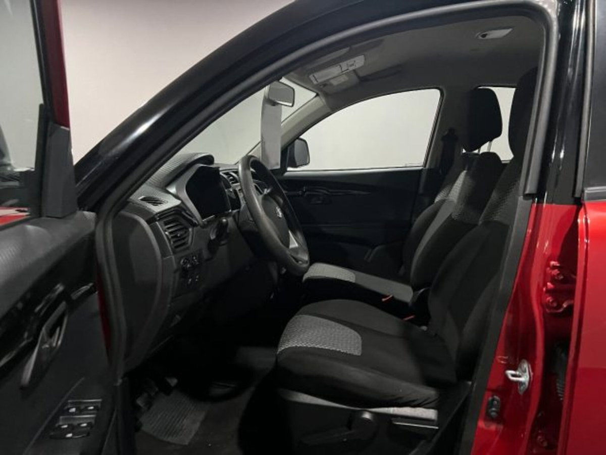 Mahindra KUV100 KUV100 1.2 VVT K8 (6)