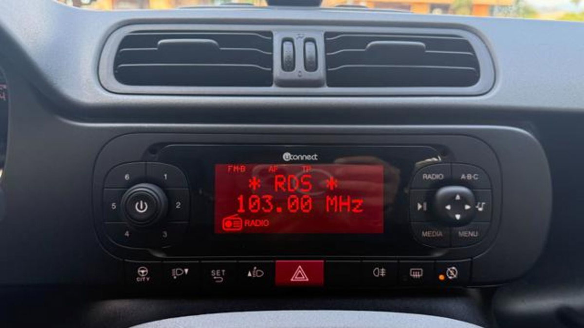 Fiat Panda 1.0 firefly hybrid s&s 70cv 5p.ti (9)