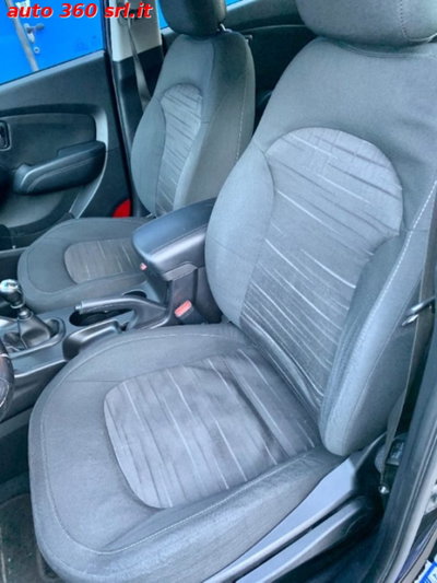 Hyundai ix35 1.7 CRDi 2WD Classic (10)