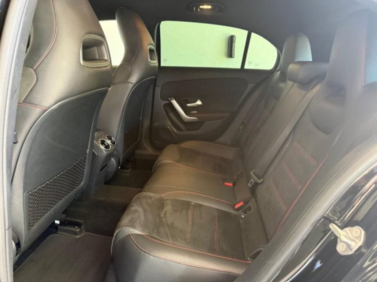 Mercedes-Benz Classe A Sedan 180 d 4p. Premium (11)