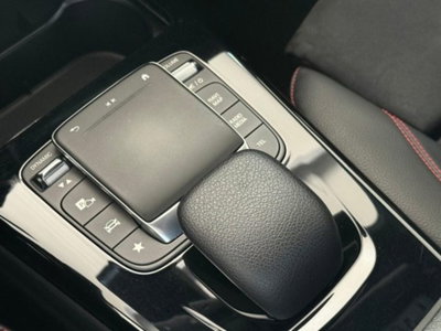 Mercedes-Benz Classe A Sedan 180 d 4p. Premium (16)