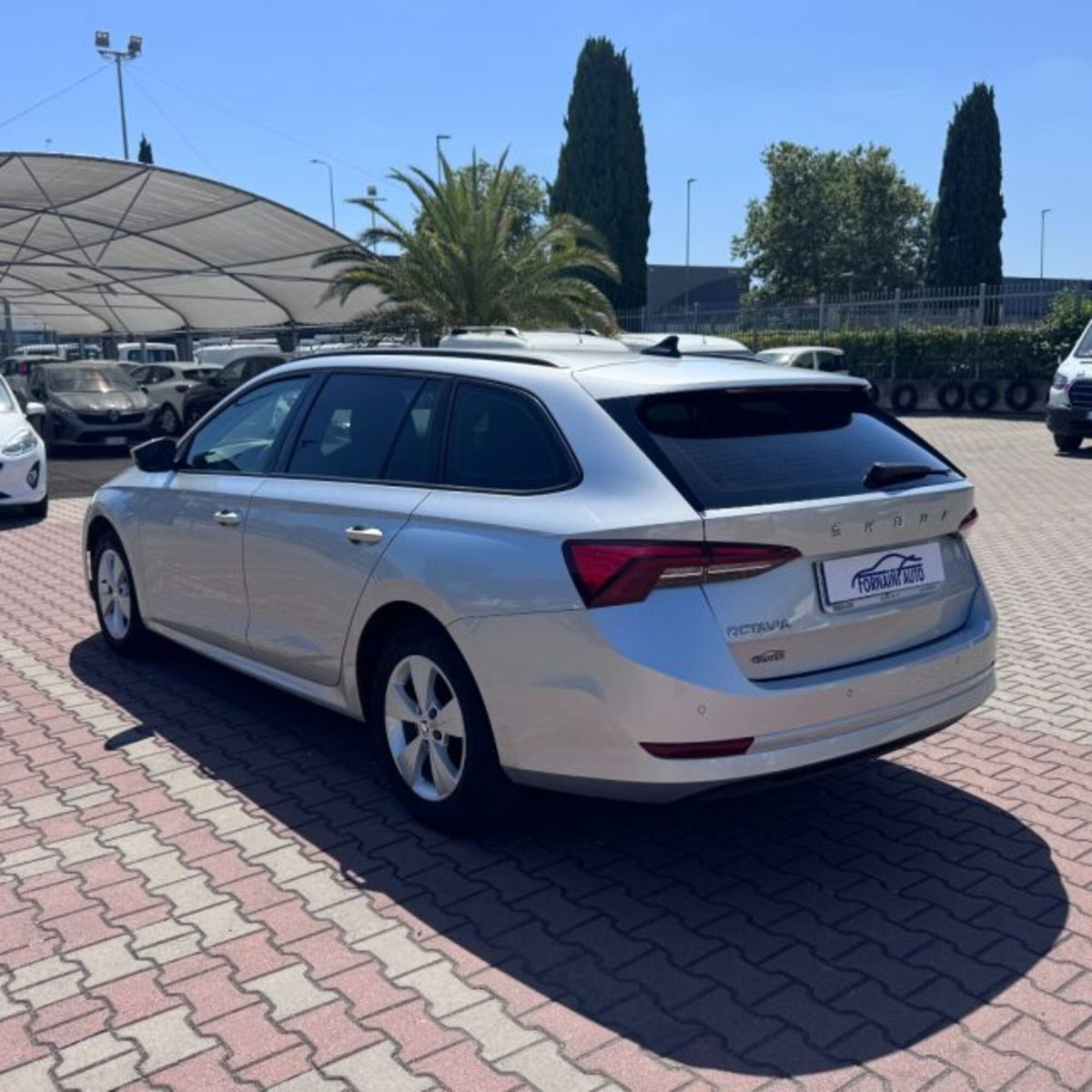 Skoda Octavia Station Wagon 2.0 TDI EVO SCR 150 CV DSG 4x4 Wagon Executive (5)