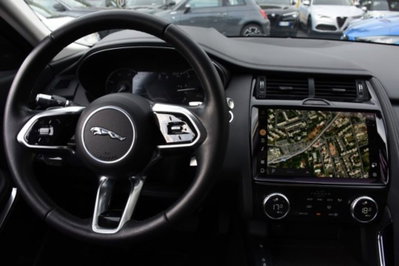 Jaguar E-Pace 2.0D I4 163 CV AWD Auto S (9)