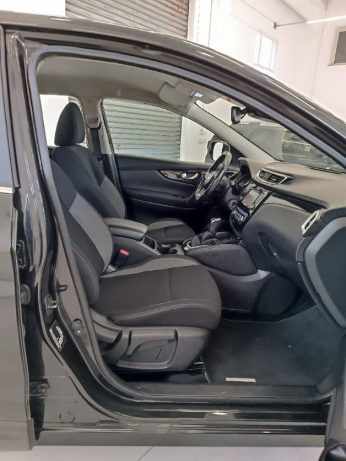 Nissan Qashqai 1.3 DIG-T 160 CV DCT Business (16)