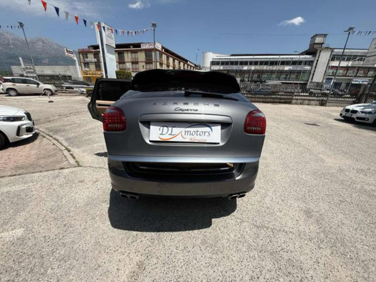 Porsche Cayenne 3.0 Diesel 250CV Platinum Edition (10)