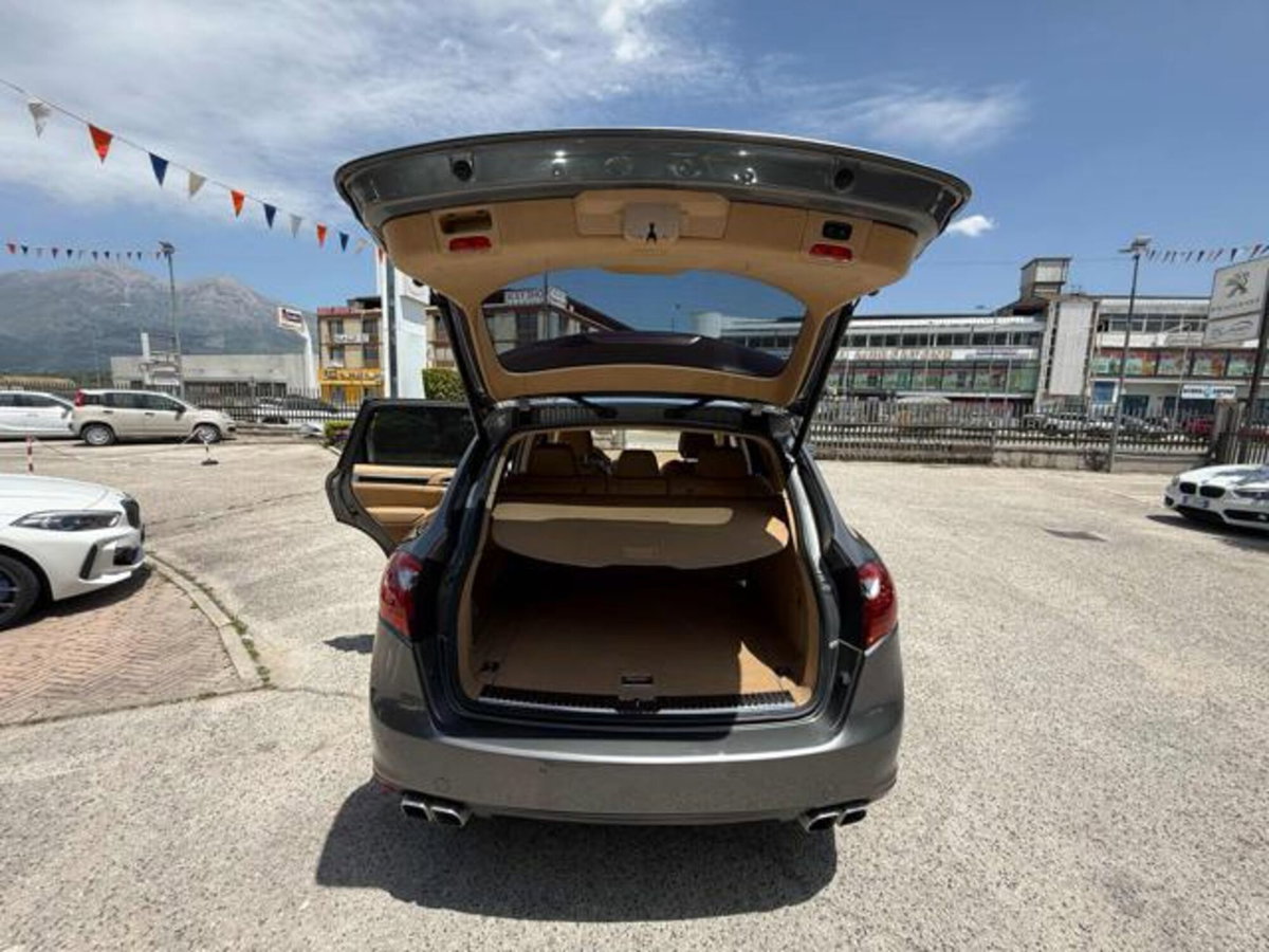 Porsche Cayenne 3.0 Diesel 250CV Platinum Edition (14)