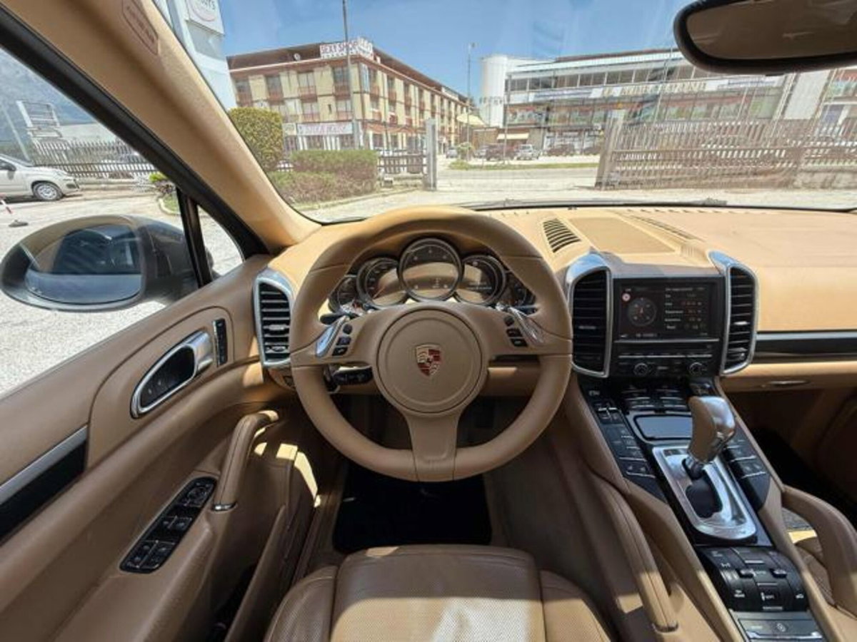 Porsche Cayenne 3.0 Diesel 250CV Platinum Edition (16)
