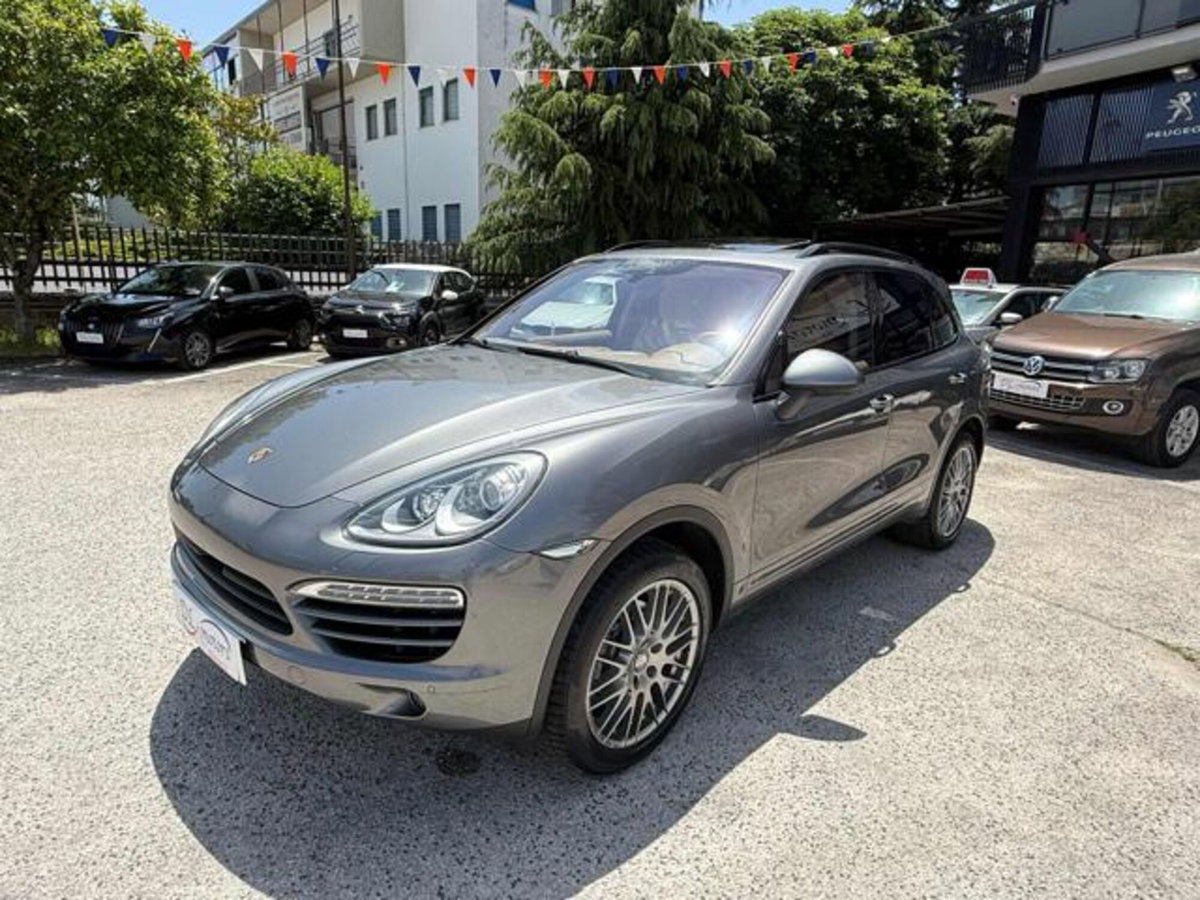 Porsche Cayenne 3.0 Diesel 250CV Platinum Edition (2)