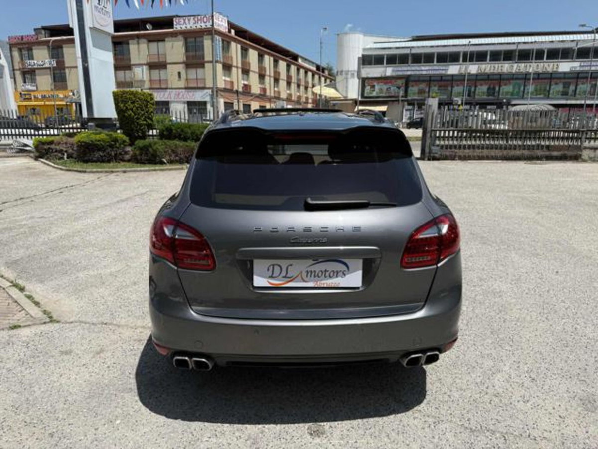Porsche Cayenne 3.0 Diesel 250CV Platinum Edition (7)