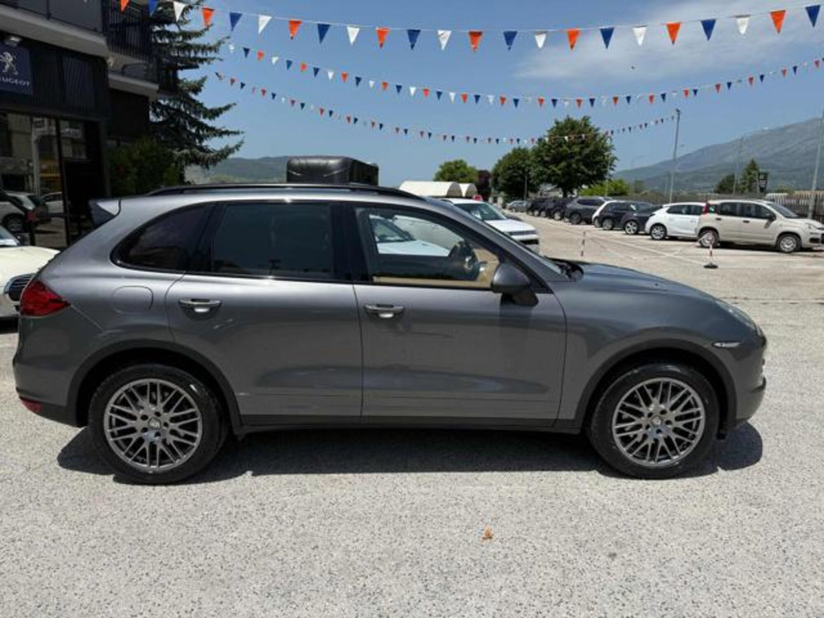 Porsche Cayenne 3.0 Diesel 250CV Platinum Edition (8)