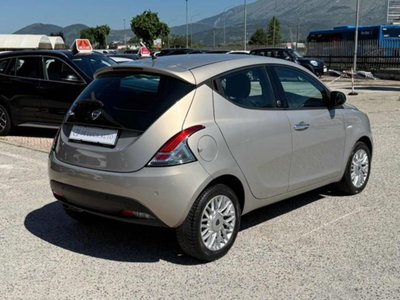 Lancia Ypsilon 1.2 69 CV 5 porte GPL Ecochic Gold (9)