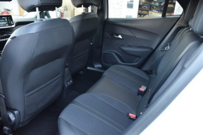Peugeot 2008 BlueHDi 130 S&S EAT8 Allure Pack (14)