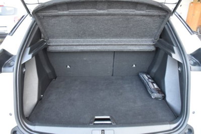 Peugeot 2008 BlueHDi 130 S&S EAT8 Allure Pack (15)