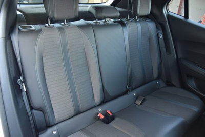 Peugeot 2008 BlueHDi 130 S&S EAT8 Allure Pack (17)