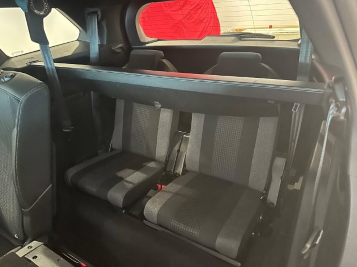 Peugeot 5008 BlueHDi 130 S&S EAT8 GT Line (12)