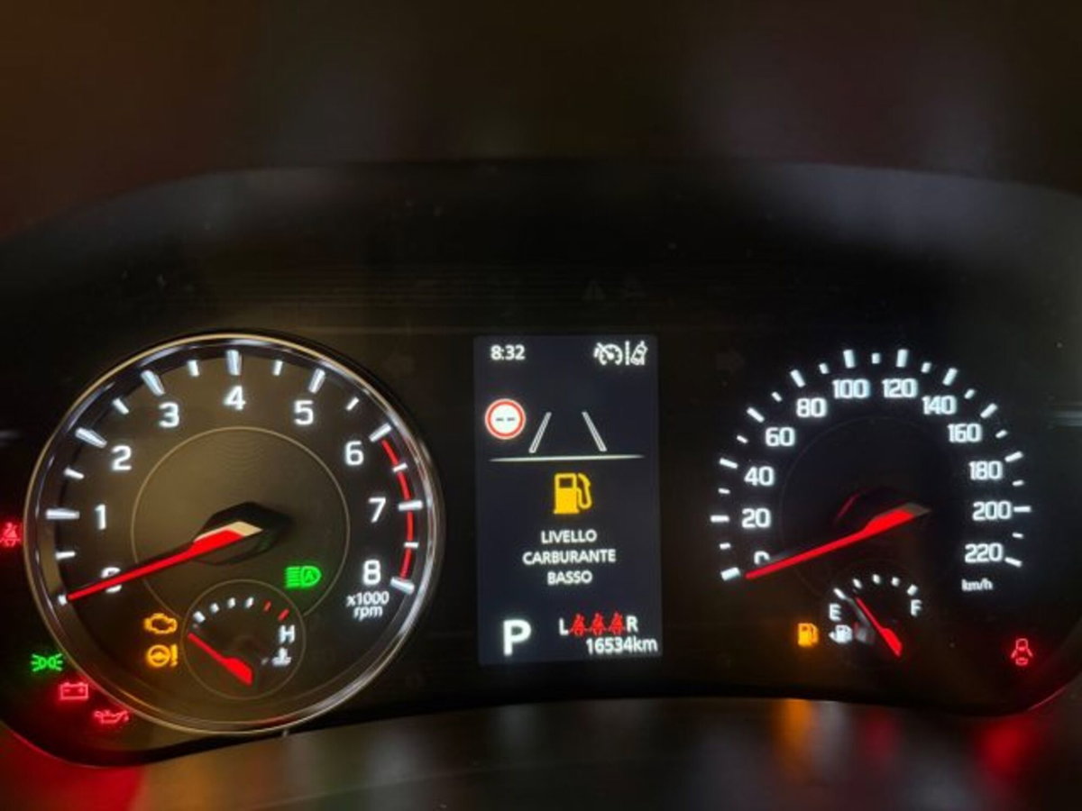 Suzuki Swift 1.2h Top 2wd cvt (5)