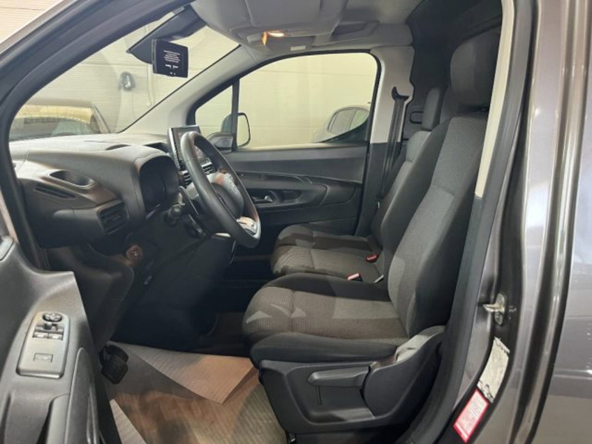 Citroen Berlingo BlueHDi 130 Stop&Start EAT8 M Feel (10)