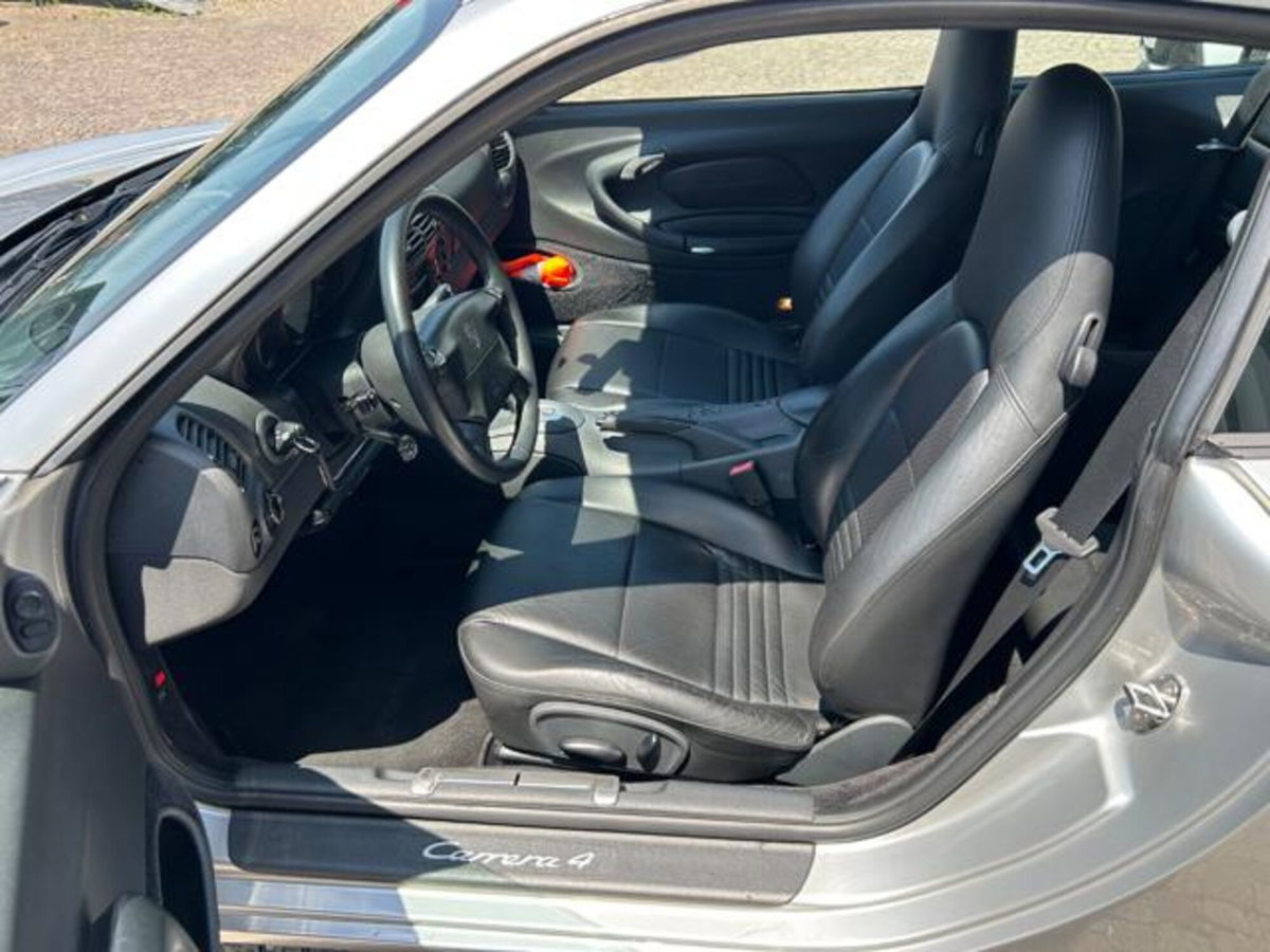 Porsche 911 Coupé Carrera 4 cat (6)