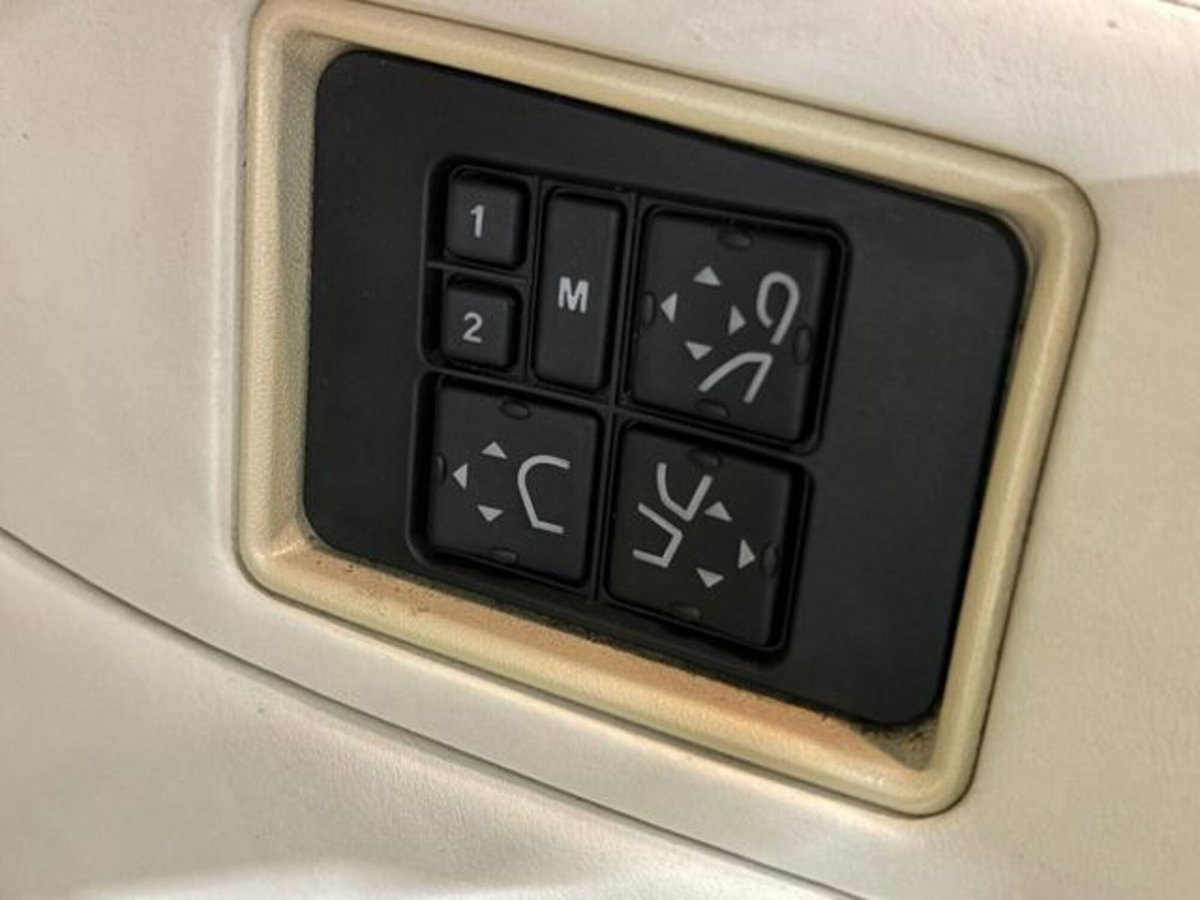 Jaguar Sovereign 4.0 cat automatic (14)
