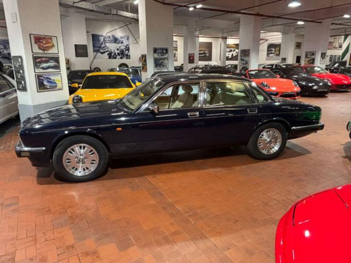 Jaguar Sovereign 4.0 cat automatic (17)