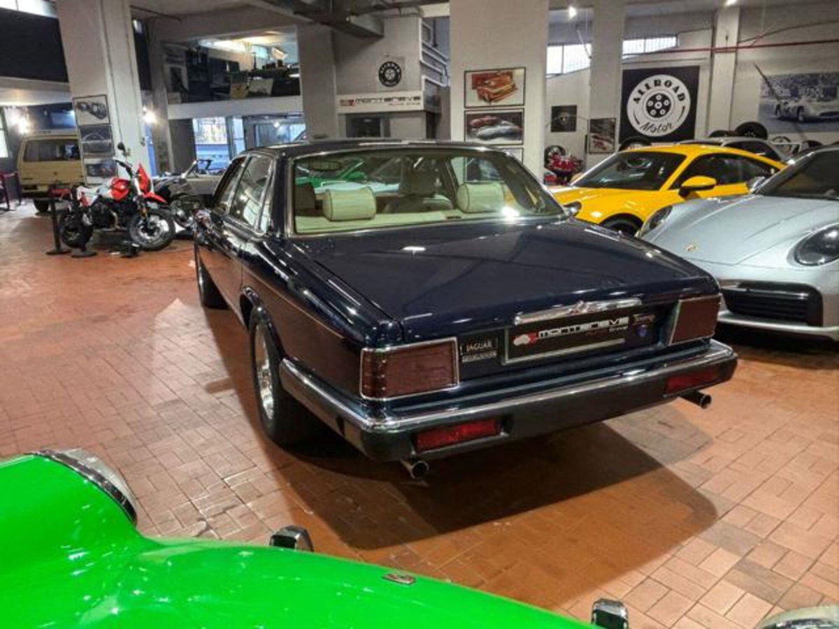Jaguar Sovereign 4.0 cat automatic (4)