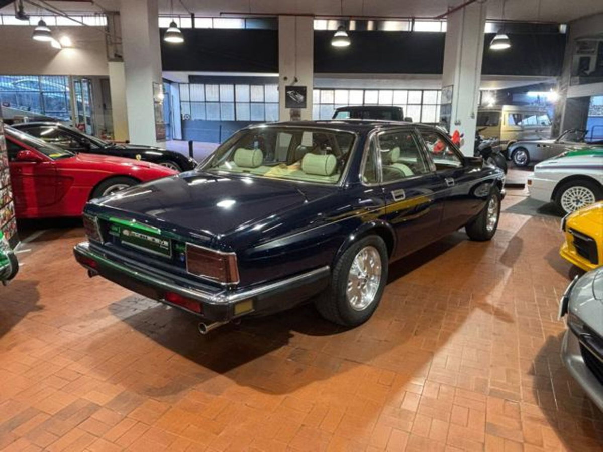 Jaguar Sovereign 4.0 cat automatic (6)