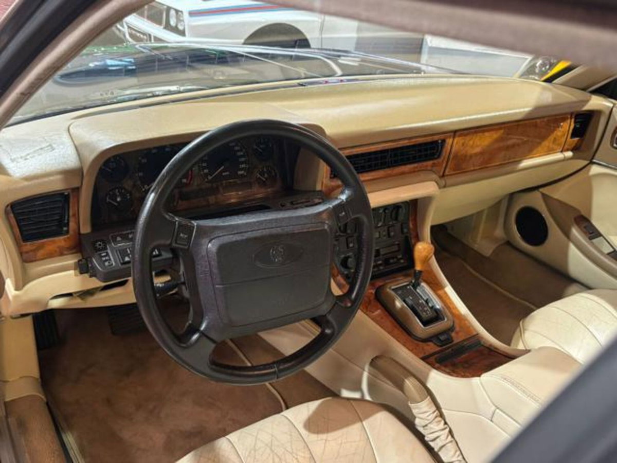 Jaguar Sovereign 4.0 cat automatic (9)