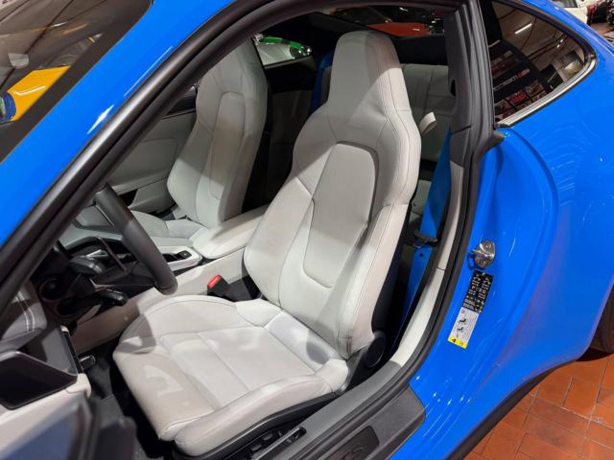Porsche 911 Coupé Coupe 3.0 Carrera 4 GTS (10)