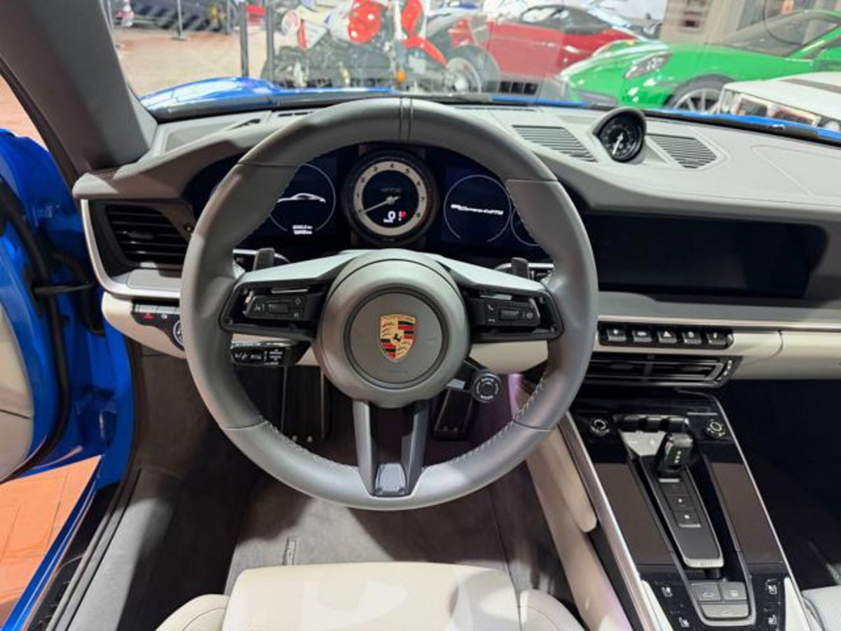 Porsche 911 Coupé Coupe 3.0 Carrera 4 GTS (12)