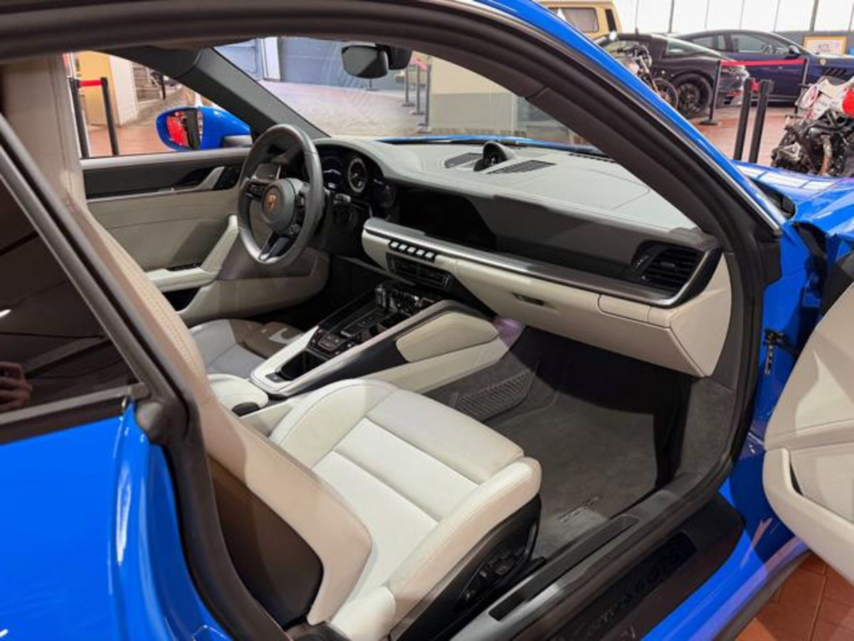 Porsche 911 Coupé Coupe 3.0 Carrera 4 GTS (14)