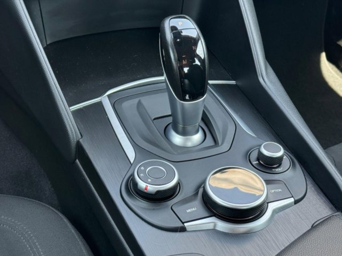 Alfa Romeo Giulia 2.2 Turbodiesel 150 CV AT8 Super (16)