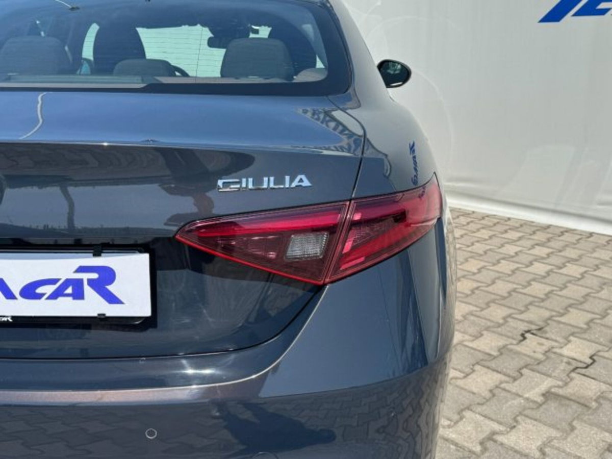 Alfa Romeo Giulia 2.2 Turbodiesel 150 CV AT8 Super (17)