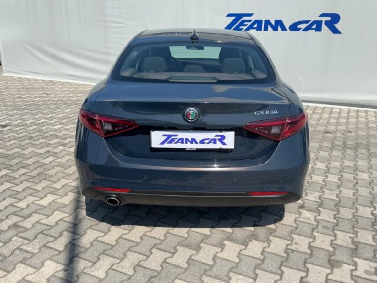 Alfa Romeo Giulia 2.2 Turbodiesel 150 CV AT8 Super (4)