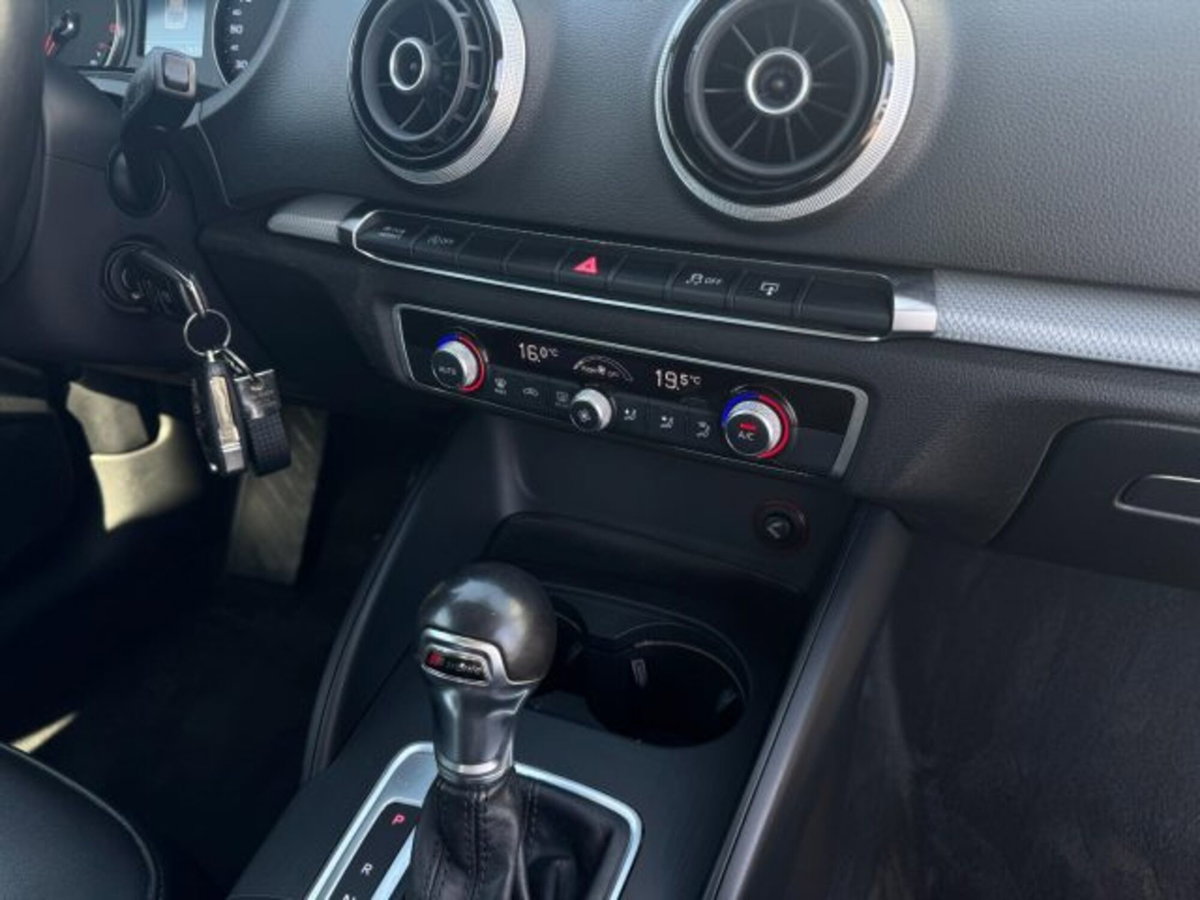 Audi A3 Sportback 1.6 TDI clean diesel S tronic Attraction (17)