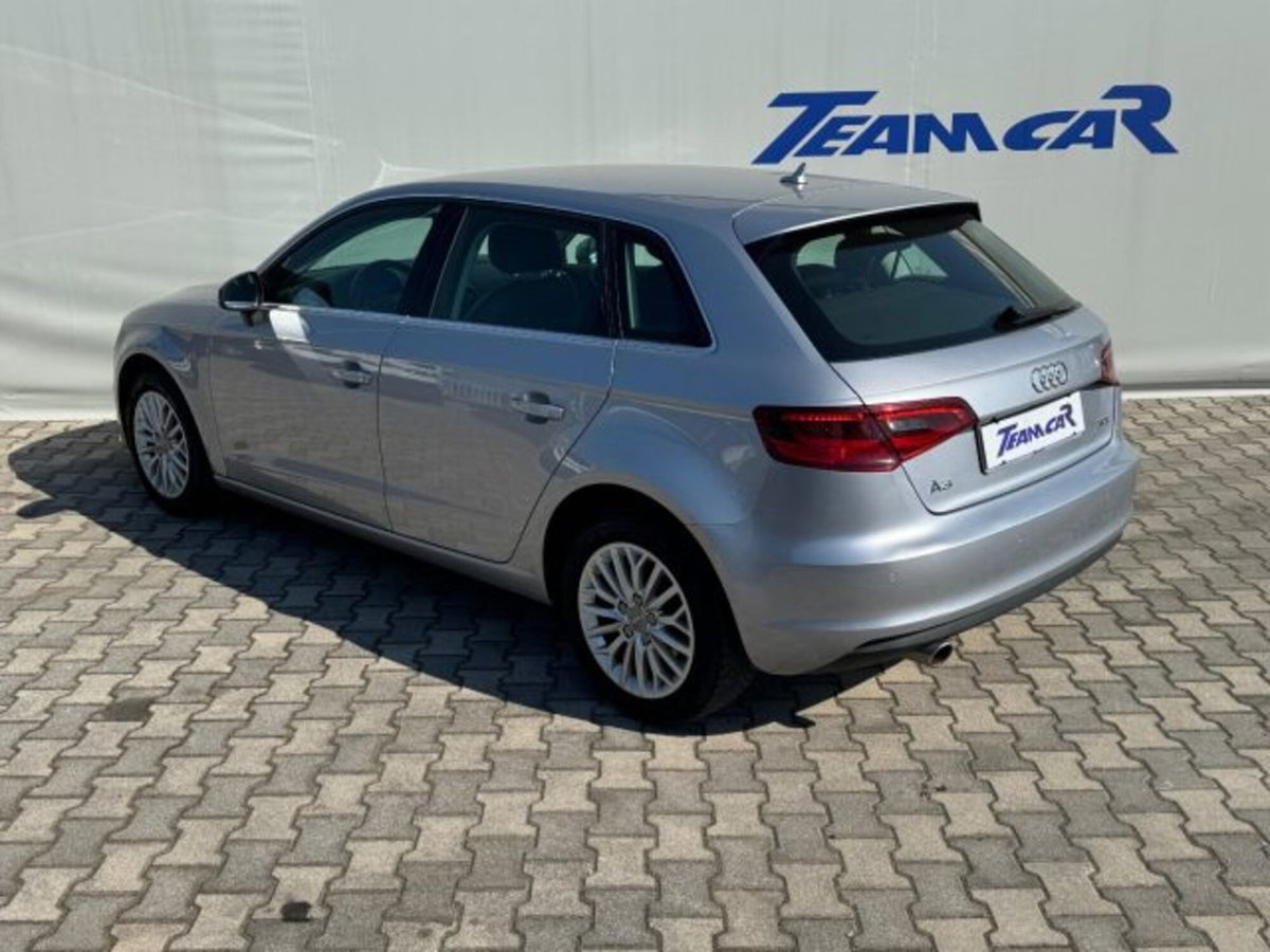 Audi A3 Sportback 1.6 TDI clean diesel S tronic Attraction (3)