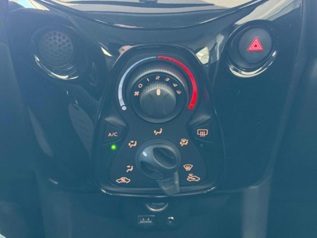 Peugeot 108 72 5 porte Style (13)