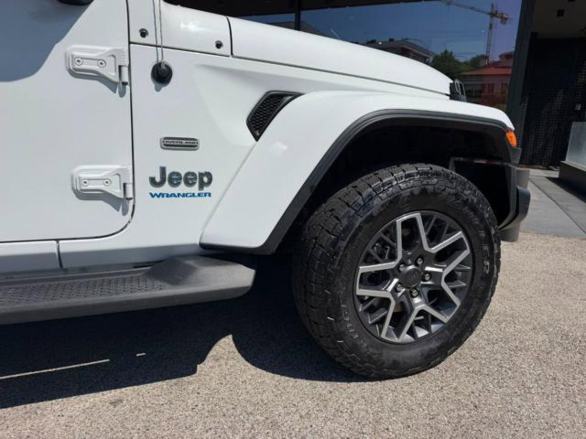 Jeep Wrangler Unlimited 2.0 PHEV ATX 4xe Sahara (6)