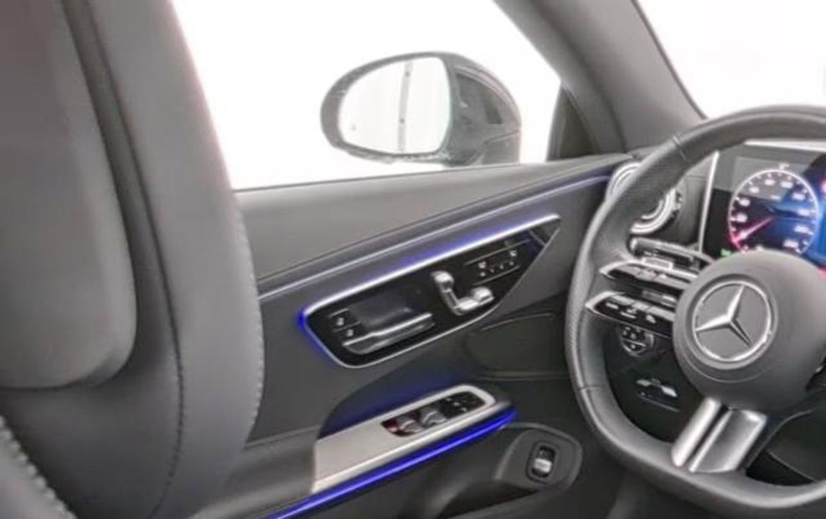Mercedes-Benz CLE Cabrio 200 AMG Line Advanced auto (8)