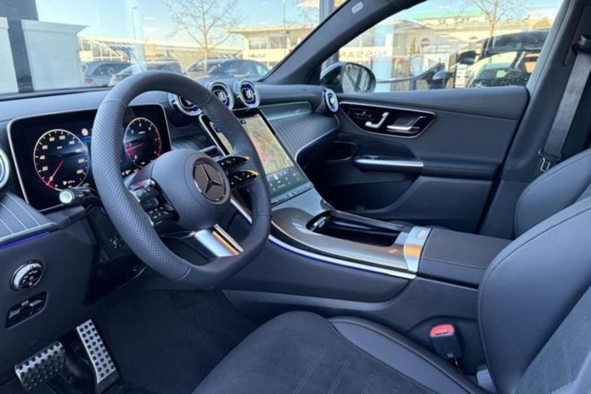 Mercedes-Benz GLC 220 d 4Matic Mild Hybrid AMG Premium Plus (4)