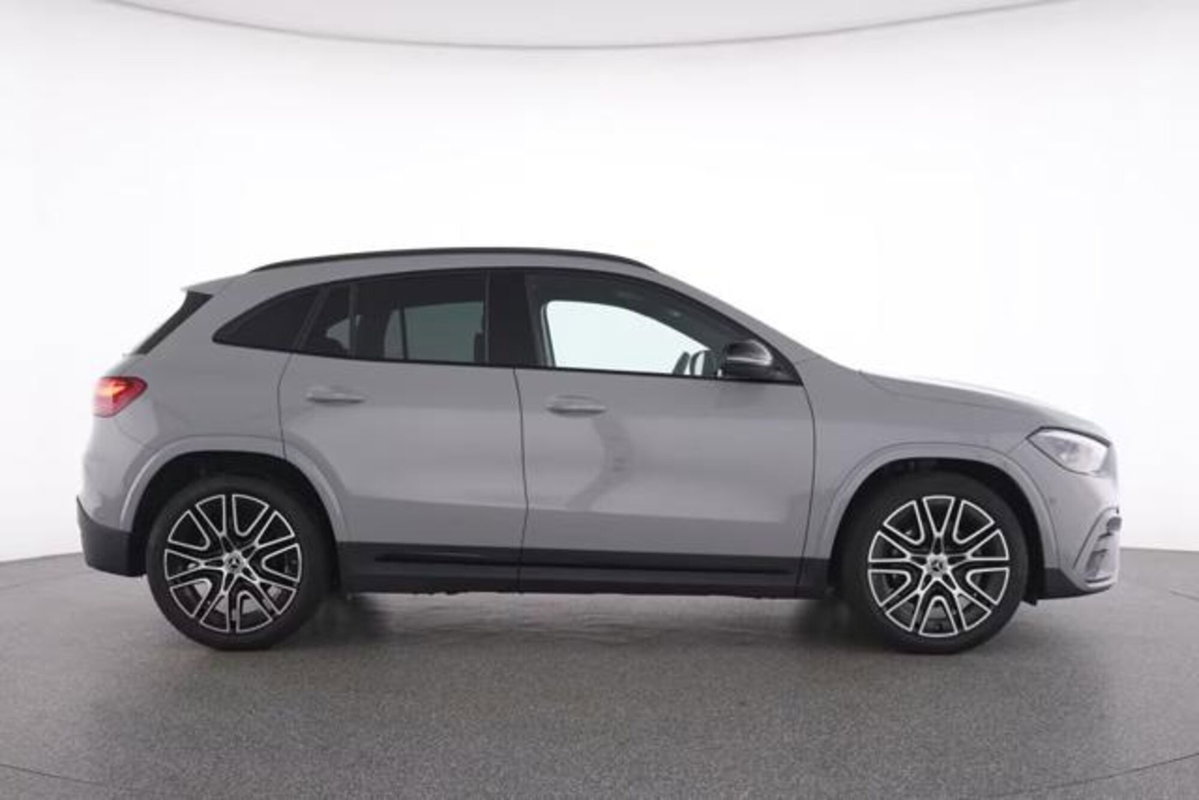 Mercedes-Benz GLA SUV 180 Automatic Premium (11)