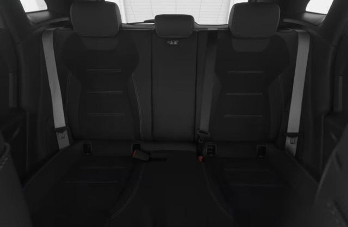 Mercedes-Benz GLA SUV 180 Automatic Premium (5)
