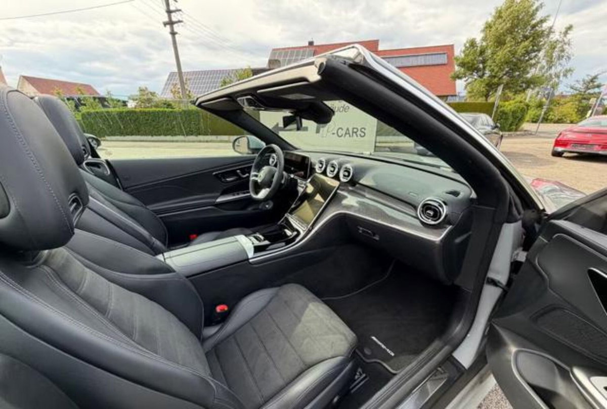 Mercedes-Benz CLE Cabrio 220 d AMG Line Premium Plus auto (12)
