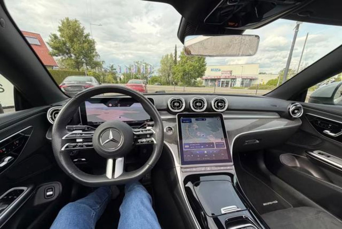 Mercedes-Benz CLE Cabrio 220 d AMG Line Premium Plus auto (15)