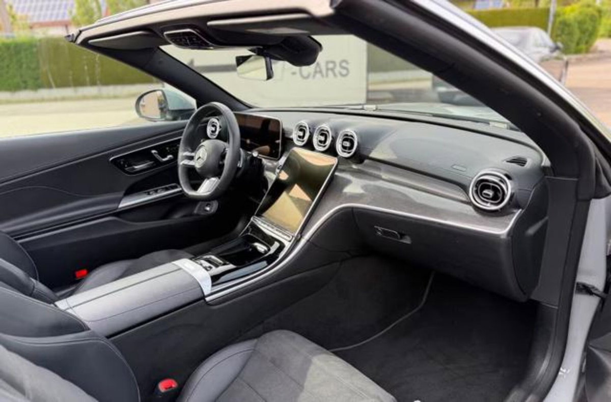 Mercedes-Benz CLE Cabrio 220 d AMG Line Premium Plus auto (2)