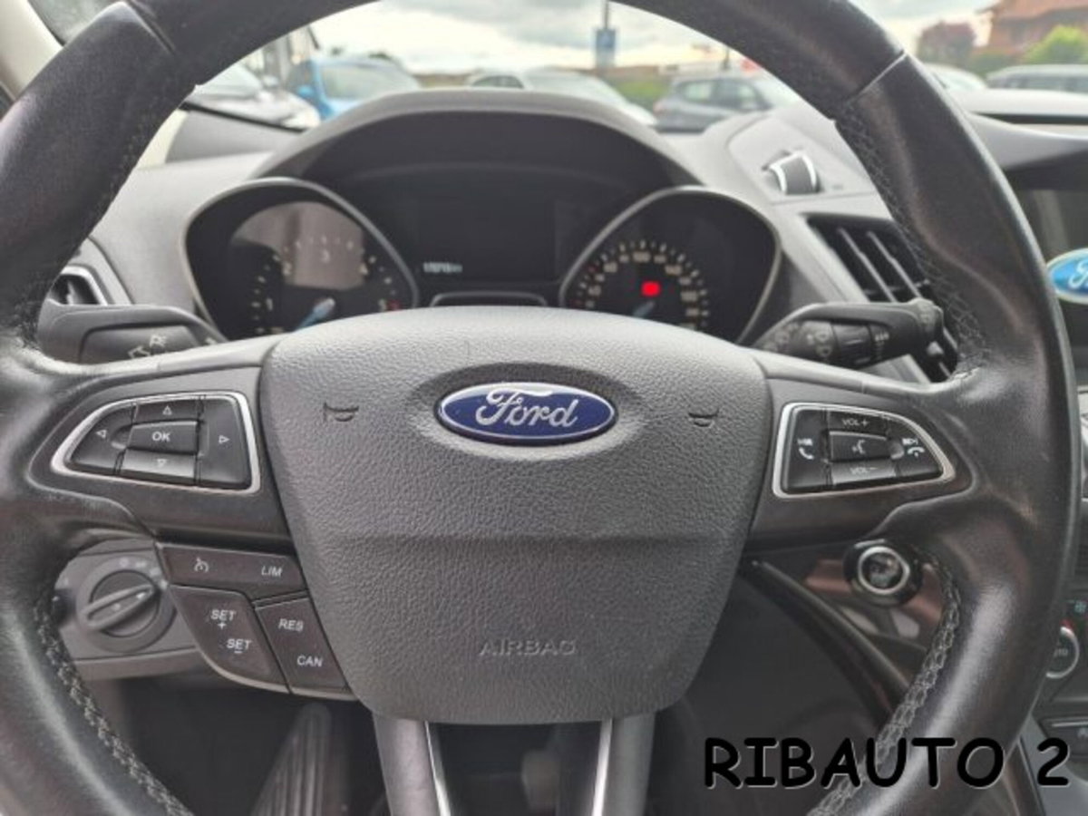 Ford Kuga 2.0 TDCI 150 CV S&S 2WD Vignale (12)