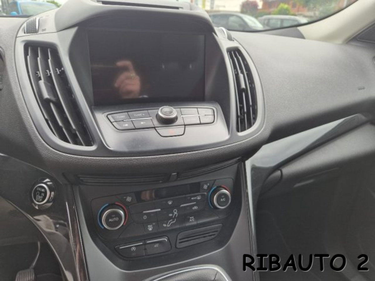 Ford Kuga 2.0 TDCI 150 CV S&S 2WD Vignale (13)