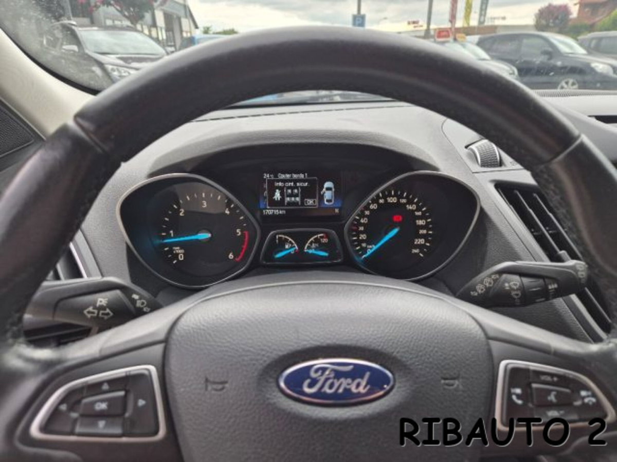 Ford Kuga 2.0 TDCI 150 CV S&S 2WD Vignale (15)