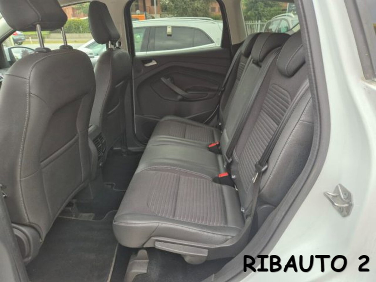 Ford Kuga 2.0 TDCI 150 CV S&S 2WD Vignale (19)